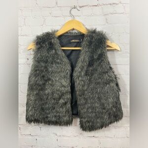 LANSHIFEI  Faux Fur Open Front Vest Girls Size Medium